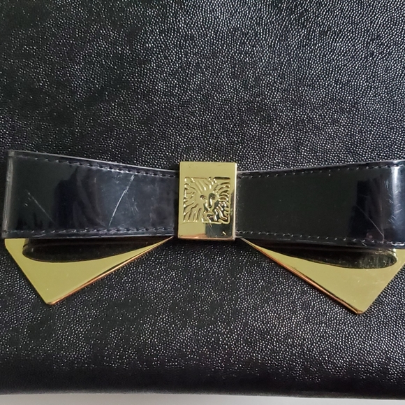 Anne Klein Black Handbag With Patent Bow - Picture 3 of 4